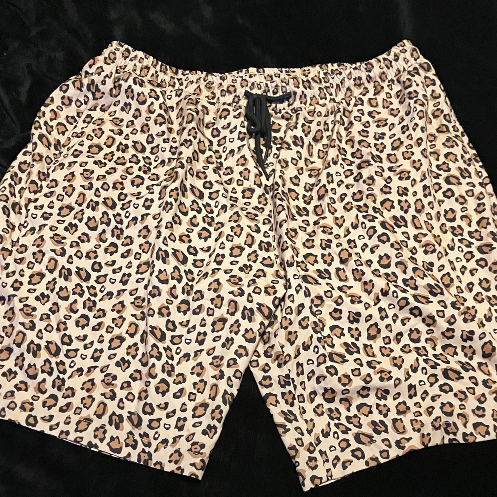 SHEIN Men's Leopard Print Athletic Shorts